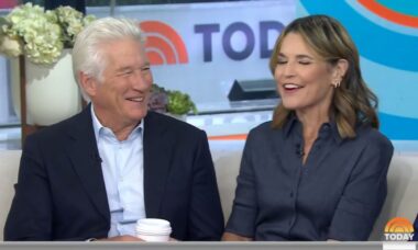 Richard Gere aparece de surpresa no programa “Today” e deixa Savannah Guthrie sem graça
