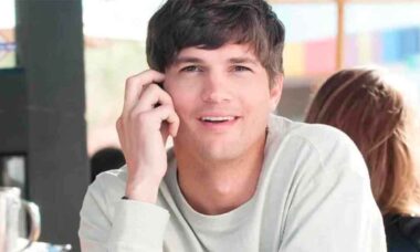Ashton Kutcher emNo Strings Attached - reprodução Paramount Pictures