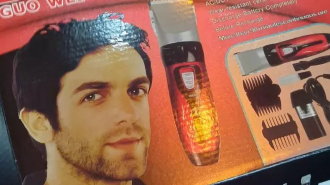 BJ Novak wird viral, nachdem sein Gesicht auf verschiedenen Produkten auf der ganzen Welt erschienen ist