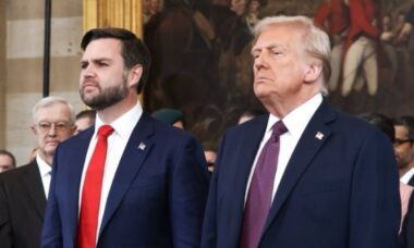 Donald Trump se recusa a responder repórter da ABC após entrevista de Vance