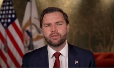 JD Vance é cortado ao vivo após se irritar com pergunta de George Stephanopoulos