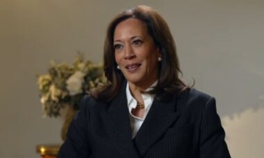 Kamala Harris dá resposta dura após pesquisa afirmar que Dwayne Johnson tem mais chances de ser presidente