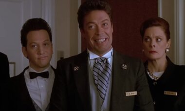 Tim Curry revela que mentiu para ex de Donald Trump sobre a decoração do hotel usado em “Home Alone 2”