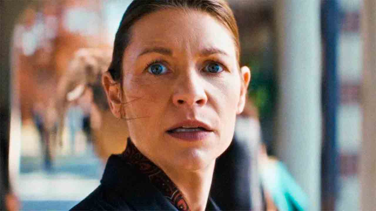 Claire Danes em The Beast in Me - reprodução