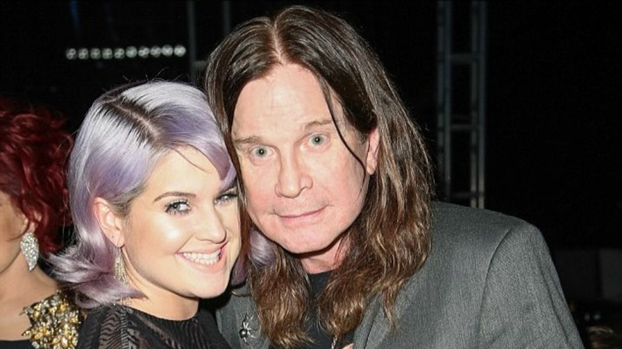 Kelly Osbourne kritizuje lidi, kteří tvrdili, že „mluví“ s Ozzym Osbournem přímo z hrobu