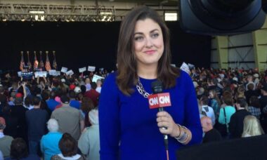 Repórter da CNN viraliza após se irritar ao vivo com soprador de folhas da Casa Branca
