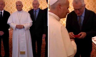 Robert De Niro se encontra com o Papa Leão XIV no Vaticano. Foto: Vatican Media