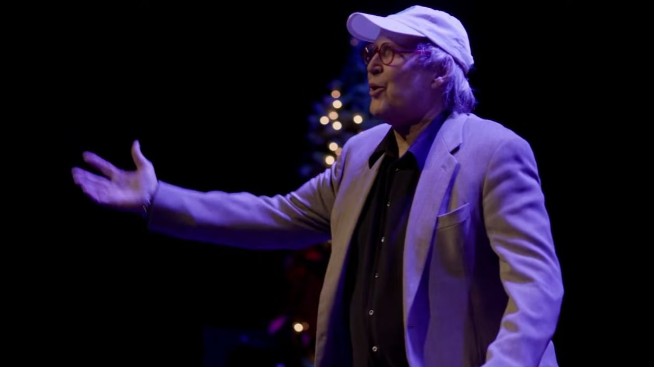 Chevy Chase precisou ser posto em coma por 8 dias após insuficiência cardíaca