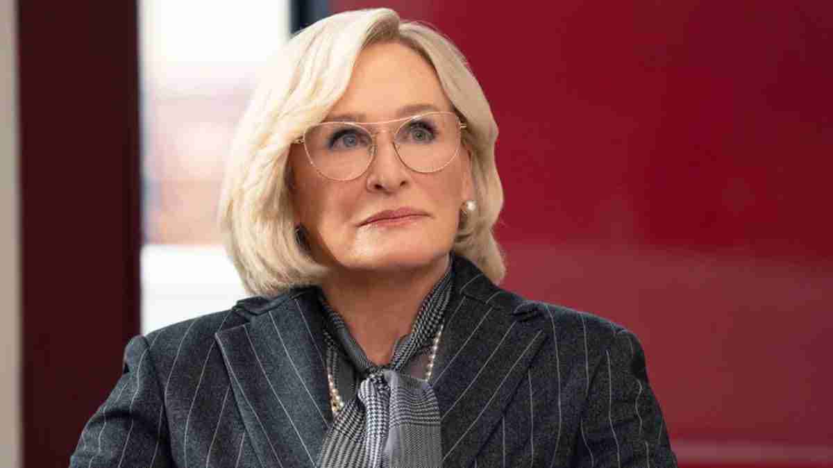 Glenn Close ve filmu All's Fair. Foto: reprodukce Hulu