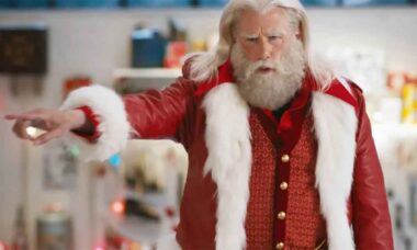 John Travolta em comercial de Natal - reprodução