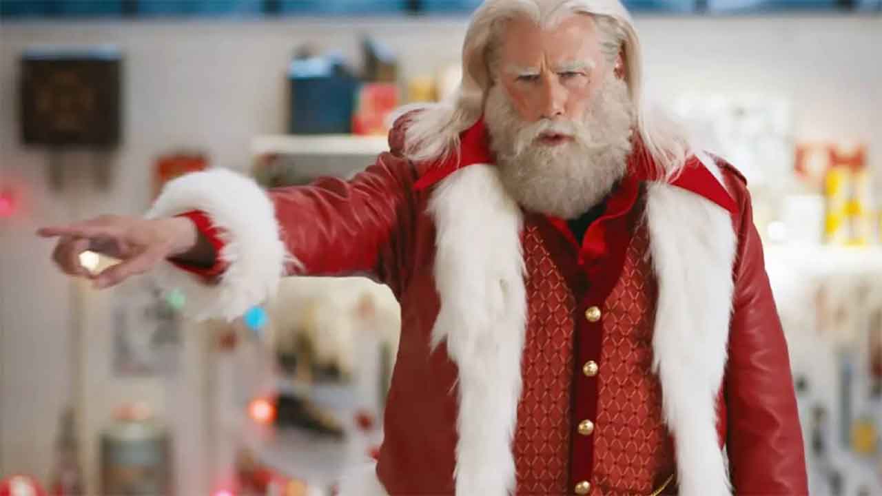 John Travolta em comercial de Natal - reprodução