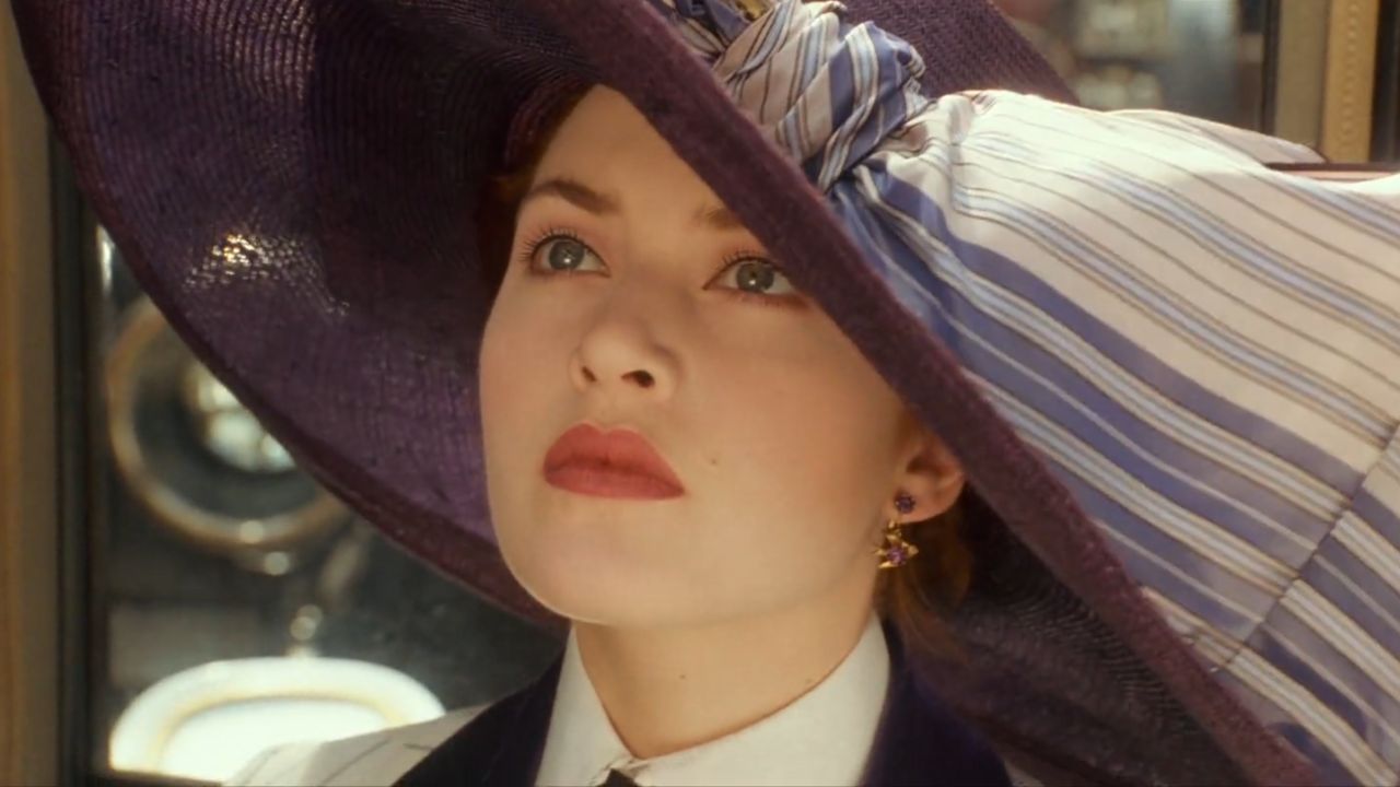 Kate Winslet revela que suas primeiras experiências amorosas foram com mulheres