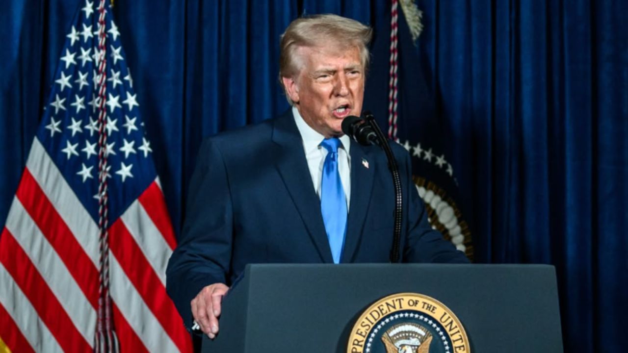 Donald Trump naznačuje, že by se mohl vrátit k práci moderátora, pokud by opustil prezidentský úřad