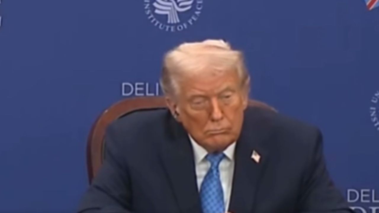 Mais uma vez, aparência e sonolência de Donald Trump em transmissão ao vivo preocupam as redes sociais