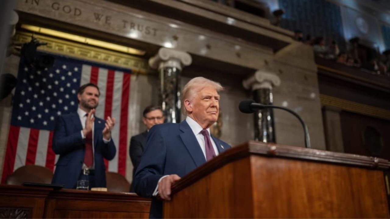 Joe Rogan teoretizuje, že Trump v Minnesotě využívá ICE k odvedení pozornosti od případu Epstein