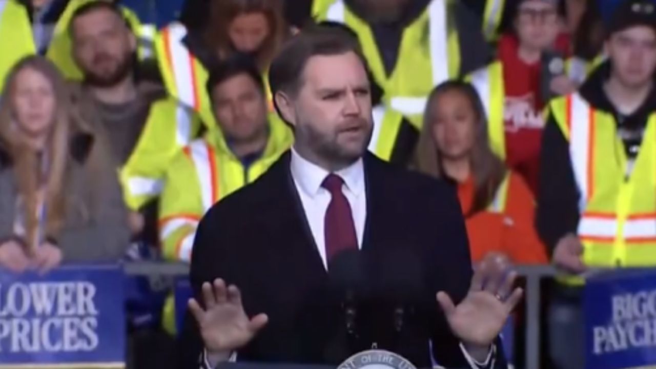 JD Vance compara economia dos Estados Unidos ao Titanic em pronunciamento ao vivo