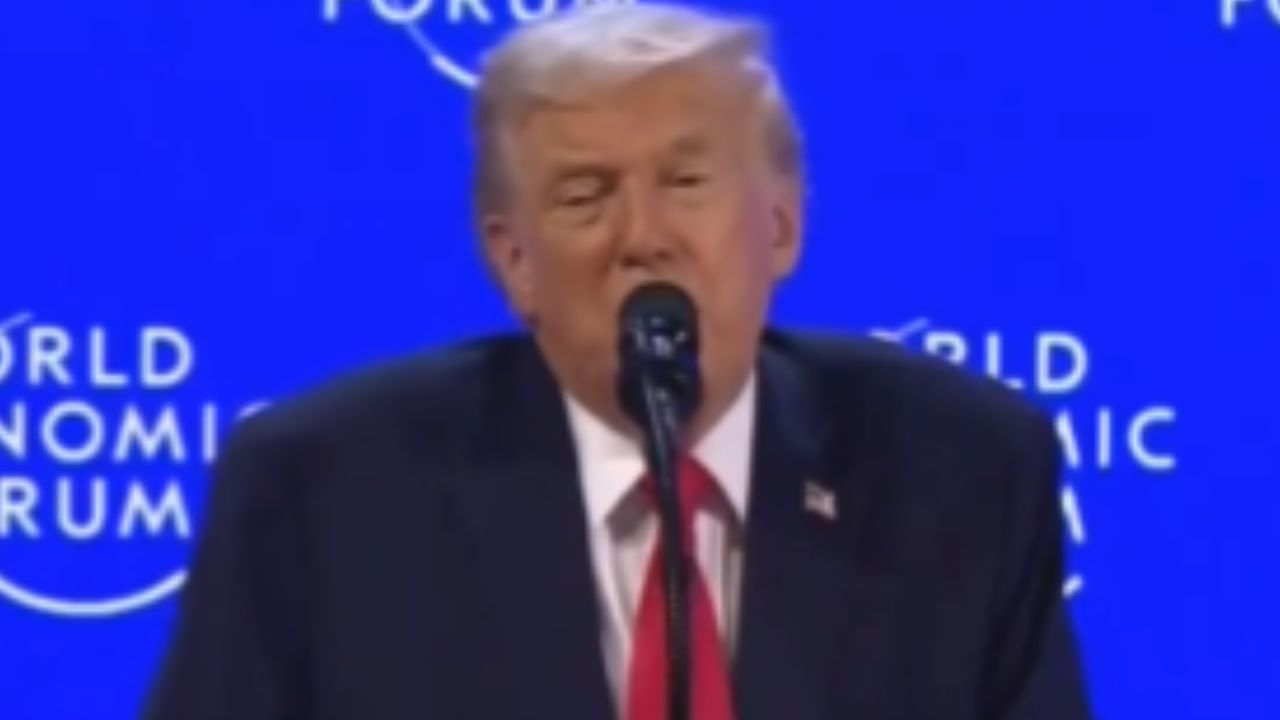 Donald Trump si plete Grónsko s Islandem a Bílý dům se snaží zmatení ospravedlnit