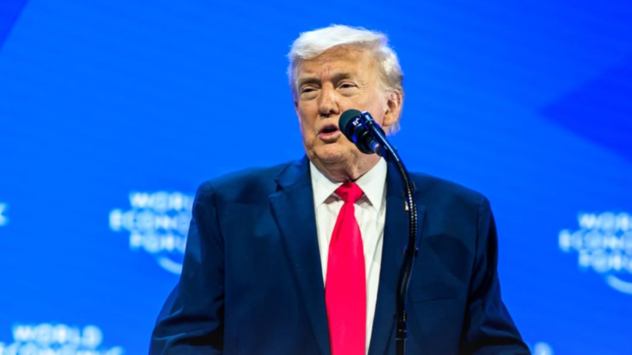 Donald Trump confunde Groenlândia com Islândia e Casa Branca tenta justificar confusão