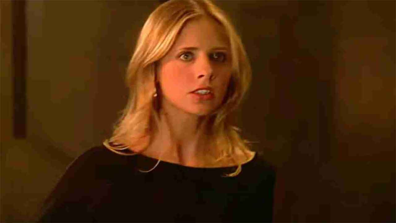 Sarah Michelle Gelle em Buffy - reprodução