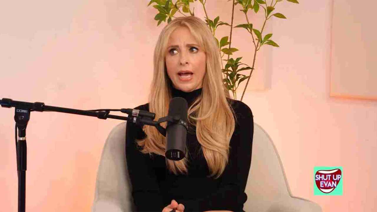 Sarah Michelle Gellar no podcast Shut Up Evan
