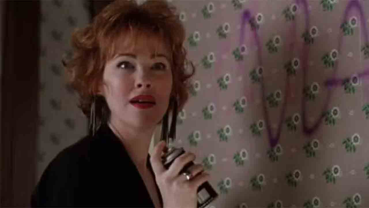 Catherine O’Hara ve filmu Beetlejuice. Foto: Reprodução