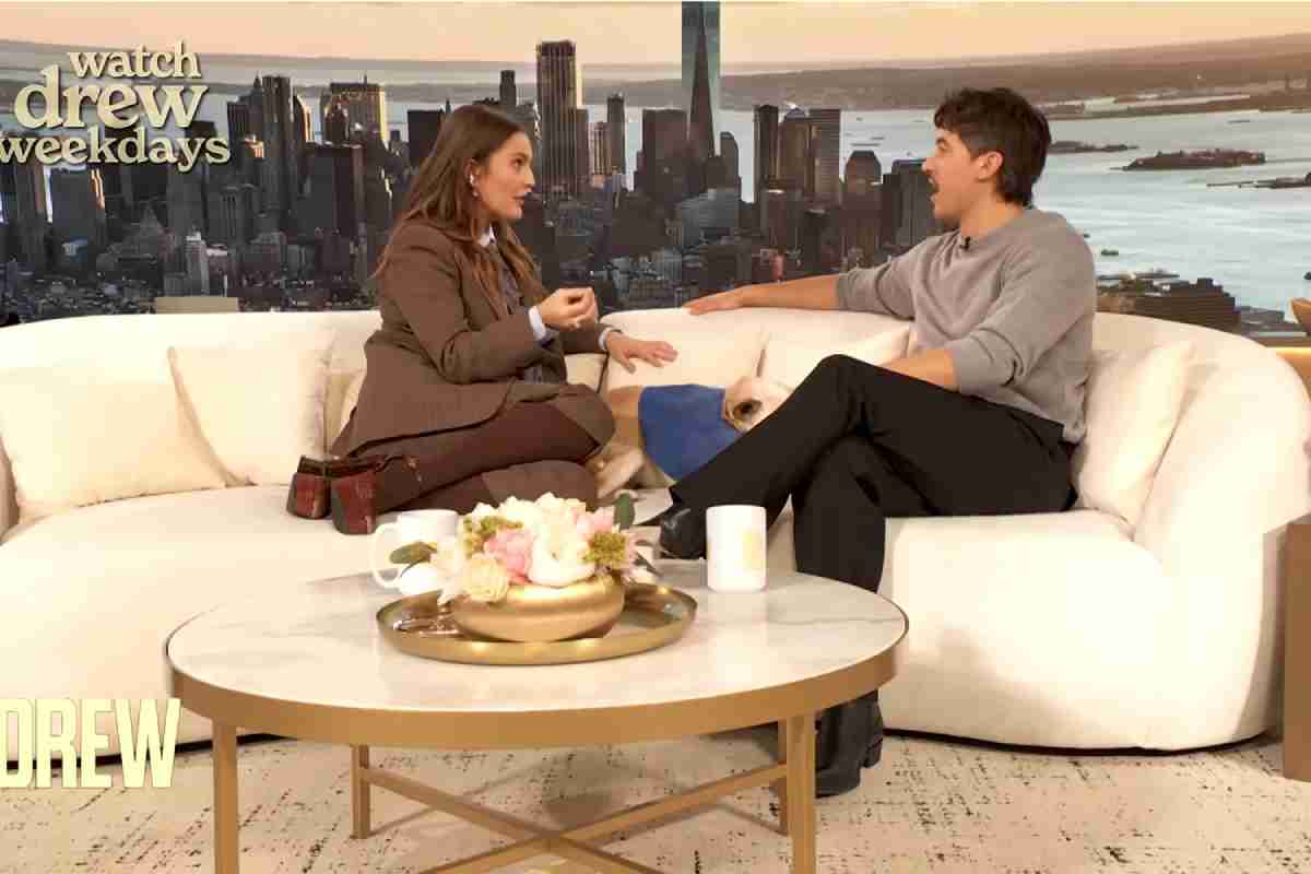 Drew Barrymore a Tom Blyth - reprodukce CBS