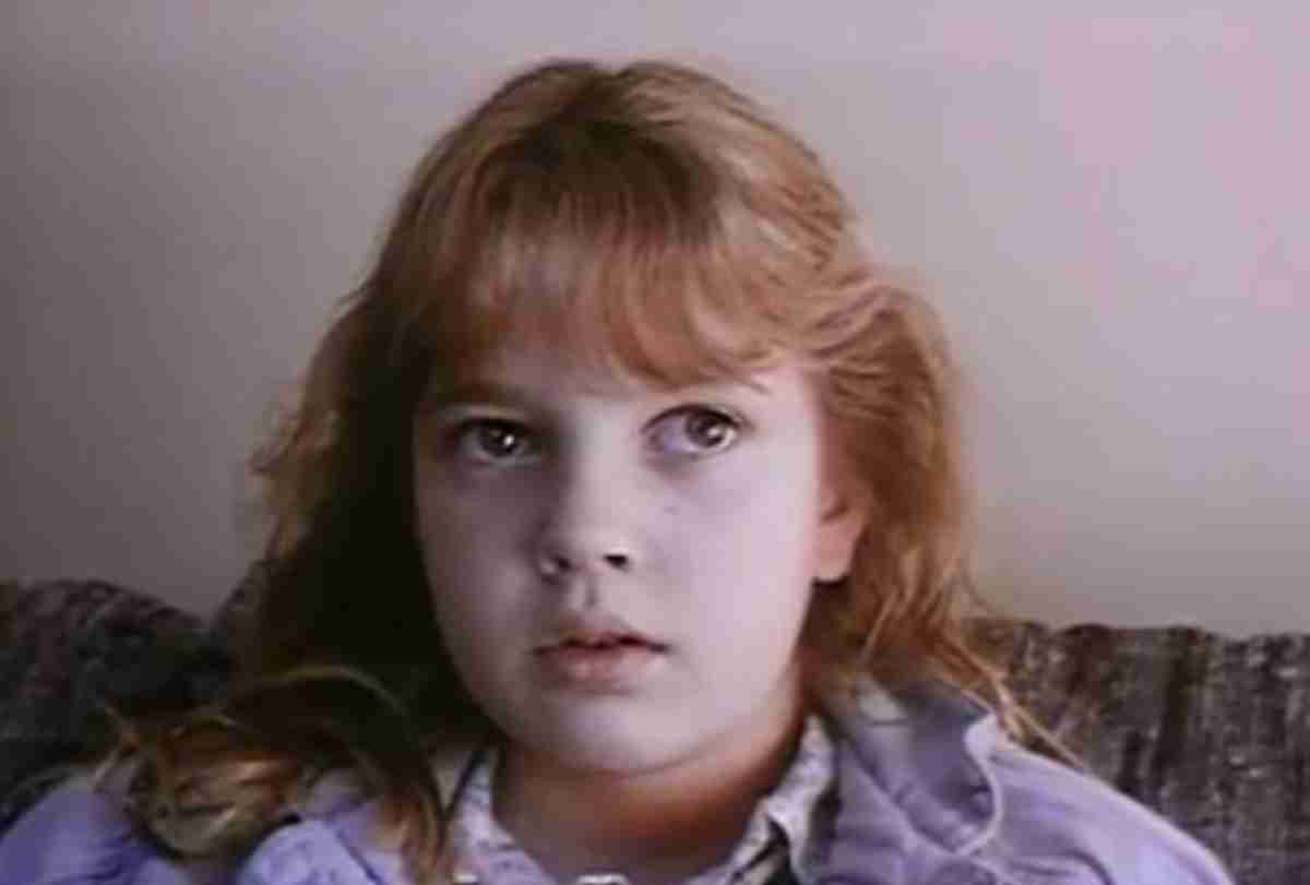 Drew Barrymore em episódio de The Ray Bradburry Theater - reprodução
