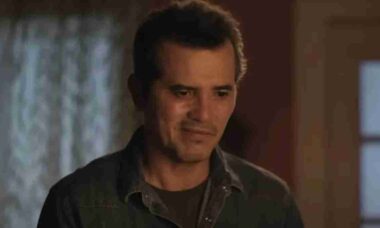 John Leguizamo em Bob Trevino Likes It - reprodução