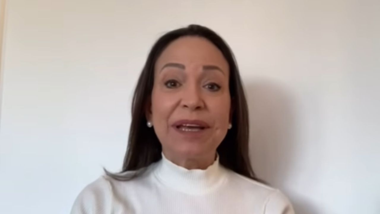María Corina Machado je kritizována za to, že nabídla svou Nobelovu cenu míru Donaldu Trumpovi