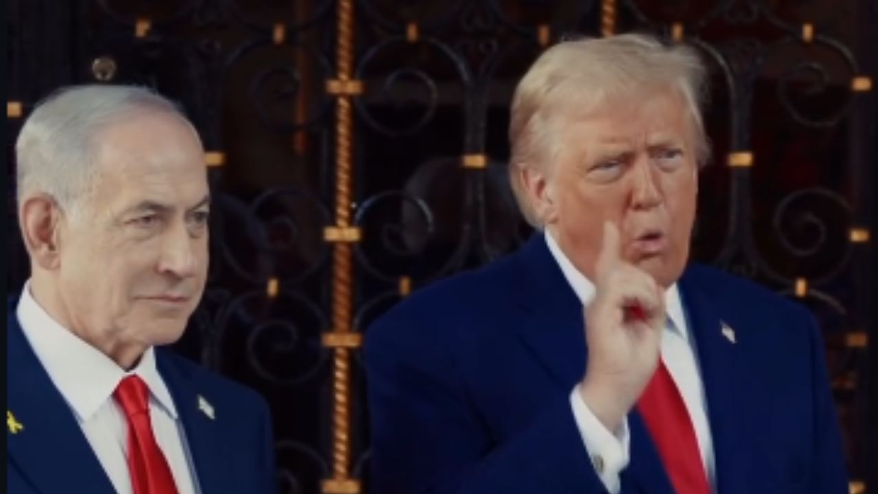 Kamera zachytila Trumpa, jak si stěžuje Netanjahuovi, že nebyl vybrán na Nobelovu cenu míru
