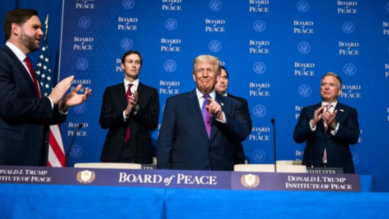 Donald Trump faz comentário inesperado sobre sua vida íntima durante evento do Conselho da Paz