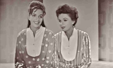 Liza Minelli e Judy Garland - reprodução YouTube