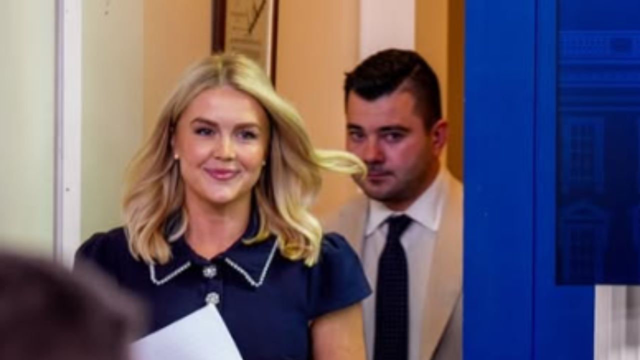Karoline Leavitt intriga internautas ao comentar sobre Donald Trump e a Constituição dos EUA