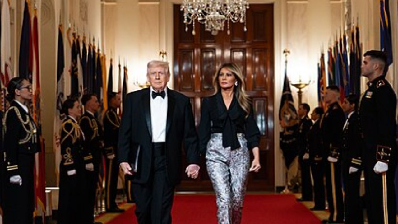 Donald Trump provoca Melania em discurso e diz que ela recebe “mais apoio do que ele”