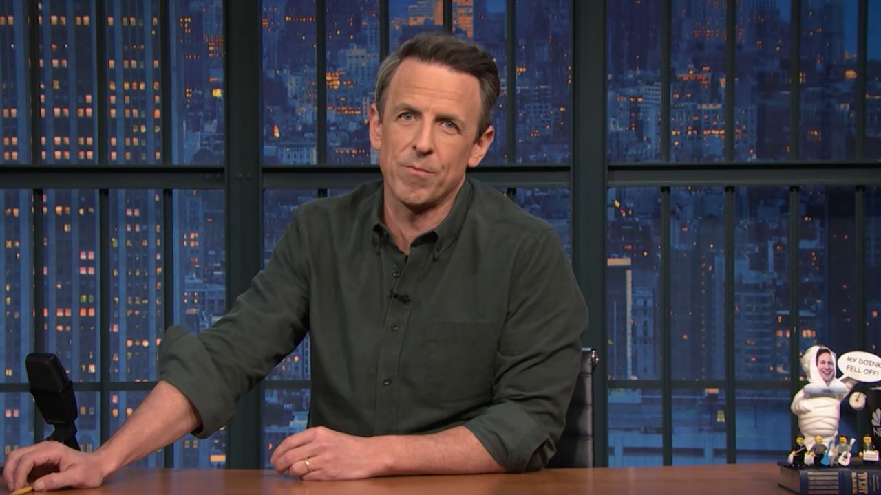 Seth Meyers říká, že Trump nepůjde na Super Bowl ze strachu z bučení