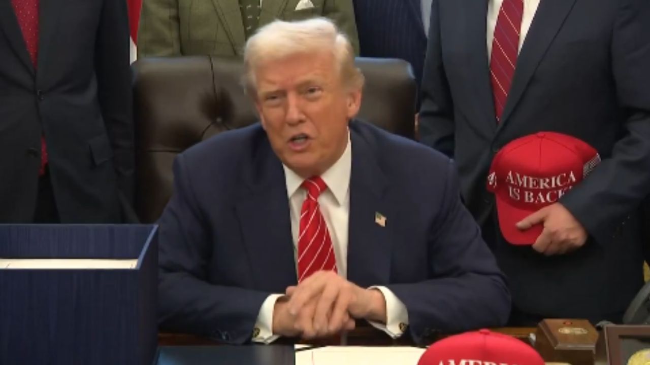 Trump dává tvrdou odpověď novinářce CNN poté, co se jí zeptala na Epsteinovy soubory