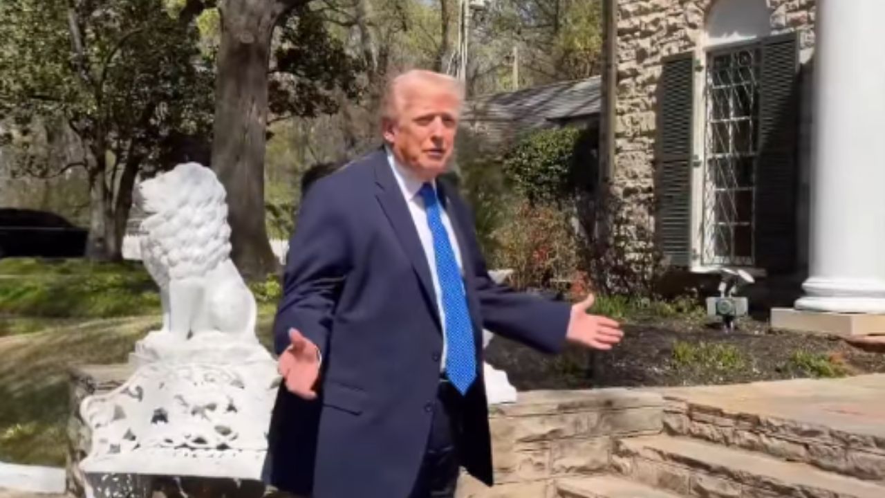 Trump pergunta se venceria Elvis Presley em uma luta após visitar a mansão Graceland