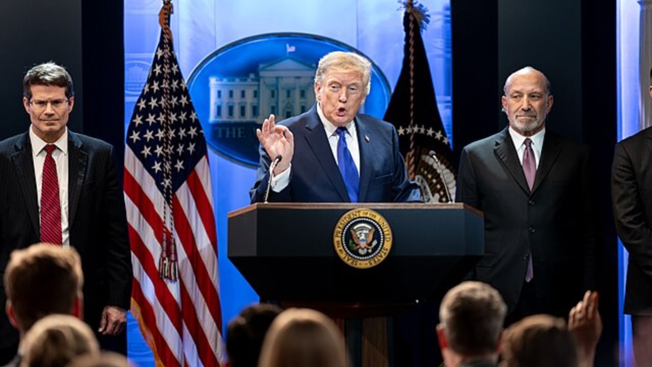 Internautas criticam Trump por comentário maldoso sobre a genética de imigrantes que cometem crimes