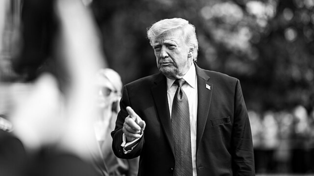 Papa Leão XIV pede para que jornalistas mostrem o lado ruim da guerra após vídeos polêmicos de Trump