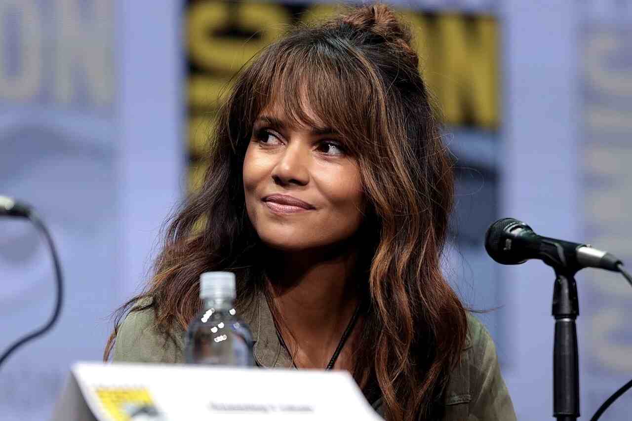 Halle Berry revela por que passou 10 anos sem conceder entrevistas: “Fiquei cansada”