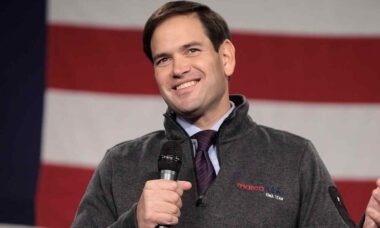 Marco Rubio é surpreendido com pergunta sobre ataque a escola no Irã que deixou mais de 160 mortos