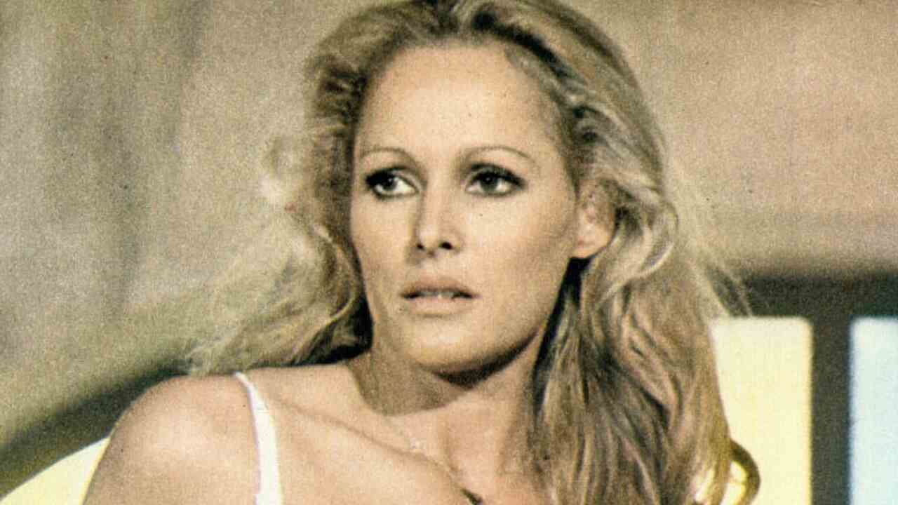 Ursula Andress, a primeira “Bond girl”, desabafa após perder fortuna de mais de US$ 20 milhões para ex-empresário