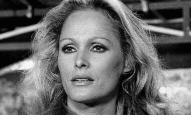 Ursula Andress, a primeira “Bond girl”, recupera US$ 23 milhões de seu patrimônio roubado por ex-empresário