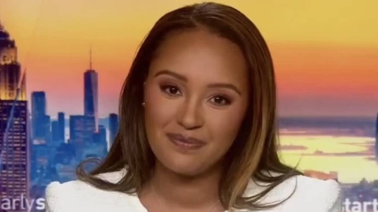 Vídeo: Apresentadora da CNN anuncia saída de seu programa matinal ao vivo