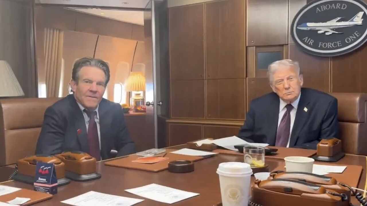 Dennis Quaid critica “padrão duplo” de Hollywood sobre apoio a Donald Trump