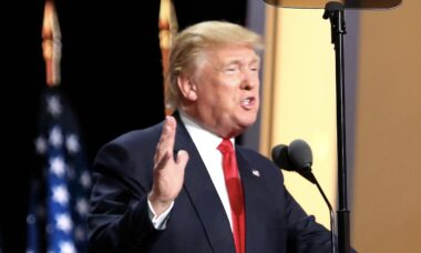 Donald Trump faz previsão de quando o preço da gasolina vai abaixar