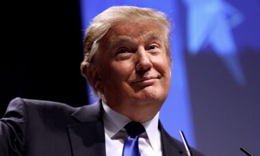 Trump afirma que foi responsável pelo programa Artemis II
