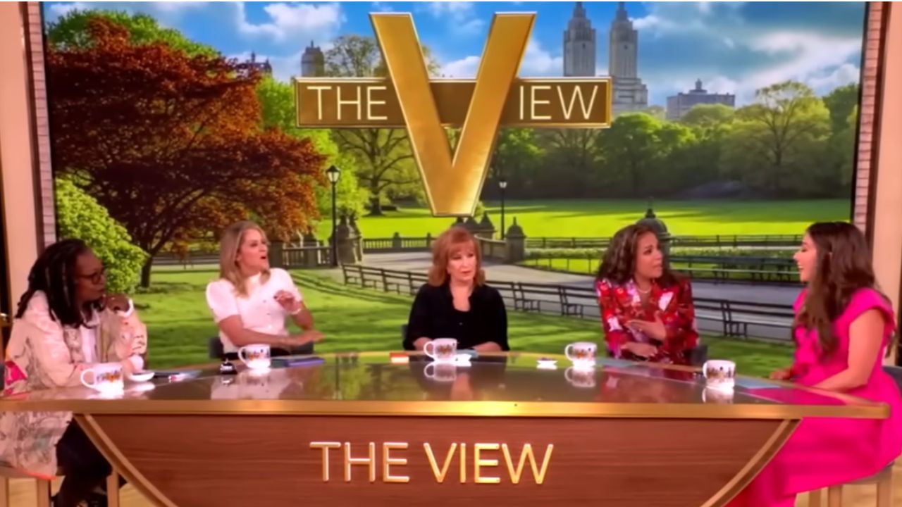 Sunny Hostin vraagt om toepassing van het 25e Amendement vanwege een “blasfemische” daad van Donald Trump