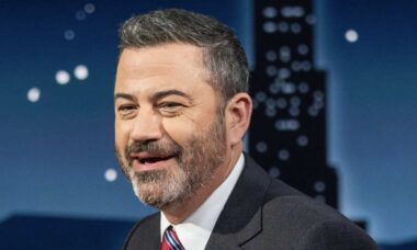 Jimmy Kimmel se pronuncia após "piada" sobre Melania Trump se tornar viúva