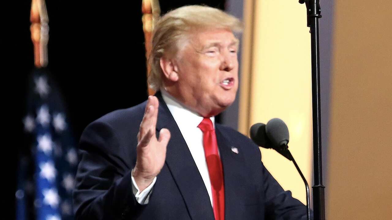 Donald Trump krijgt kritiek na het lezen van een bijbelpassage tijdens christelijk evenement